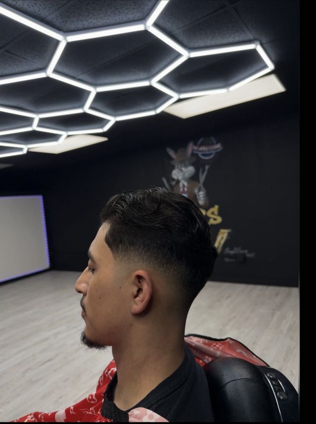 Wavy fade with beard lineup